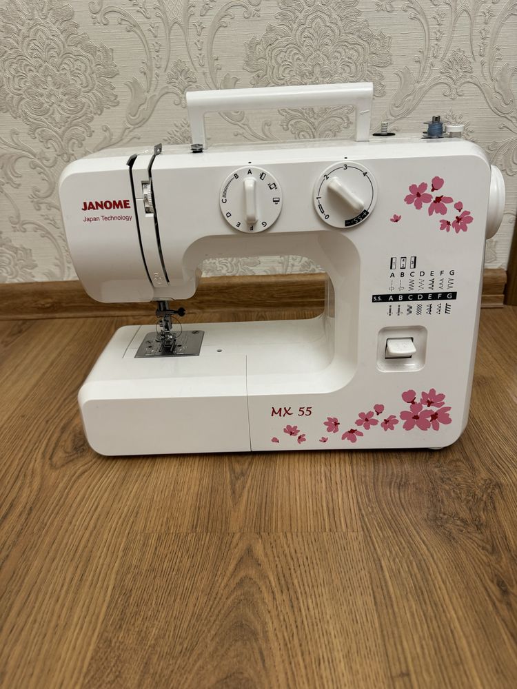 Швейная машина Janome MX55