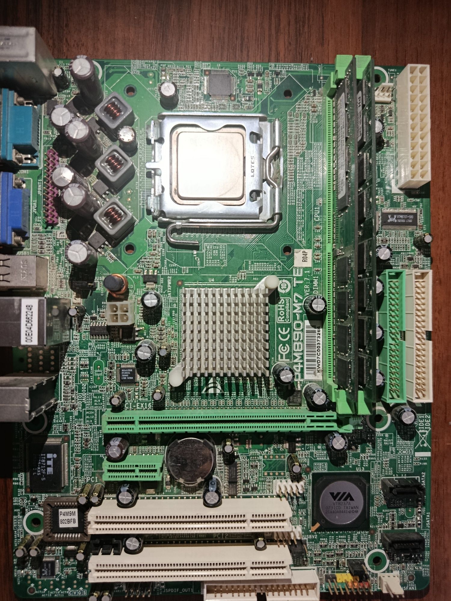 Ddr 2 plata + protsessor+ operativka 1 gb