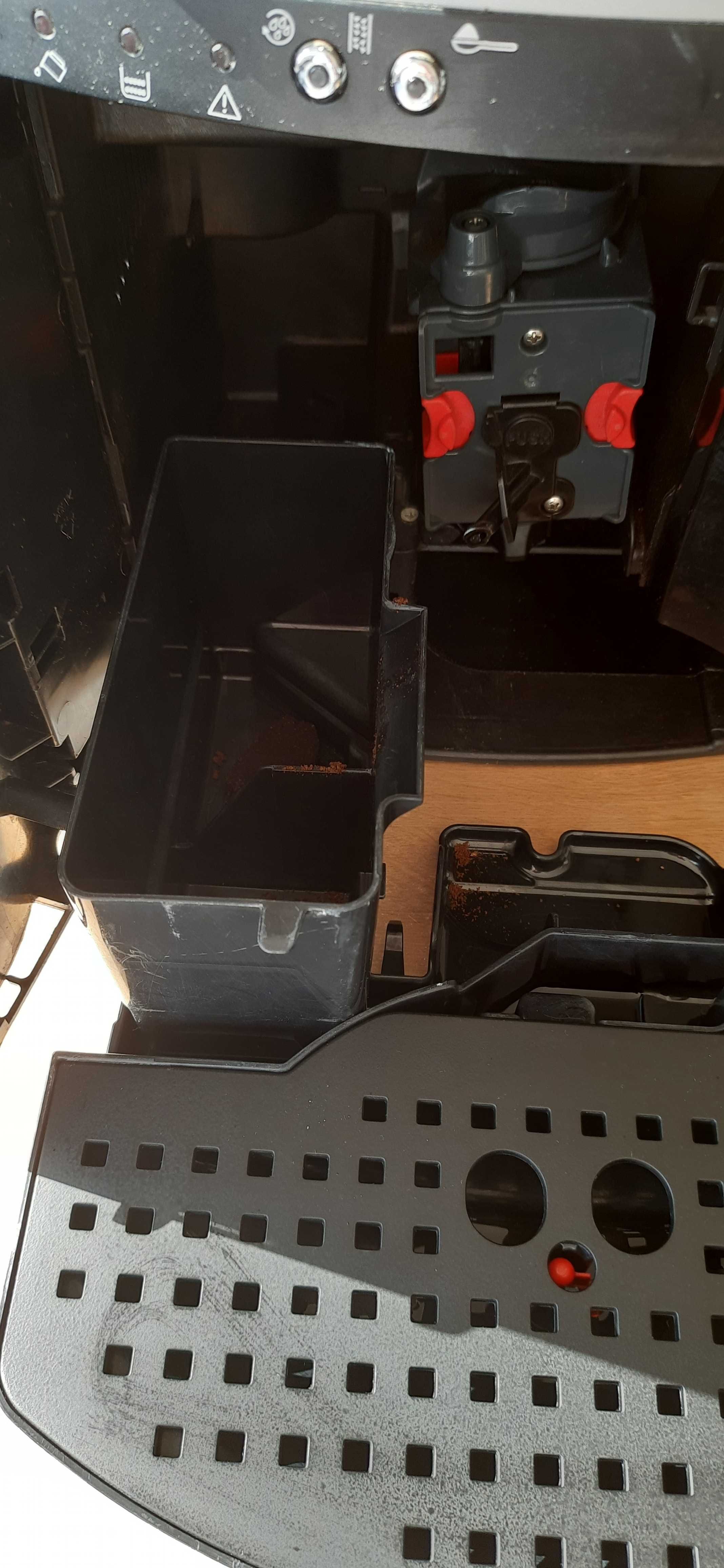 Кафеавтомат Delonghi EAM 3000, 1150W в отлично състояние