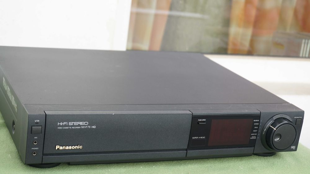 Video recorder VHS Panasonic NV-F75 stereo Hi-Fi