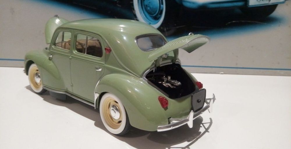 Renault 4CV scara 1:18 solido
Scara 1:17
Solido

Fotografiile fac part