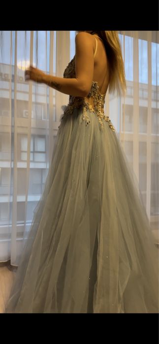 Абитуриентска бална рокля