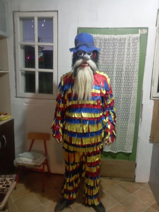 Costum tradițional anul nou