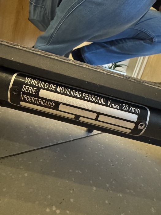 Trotineta electrica NINEBOT KickScooter F2 Pro, 10 inch, negru