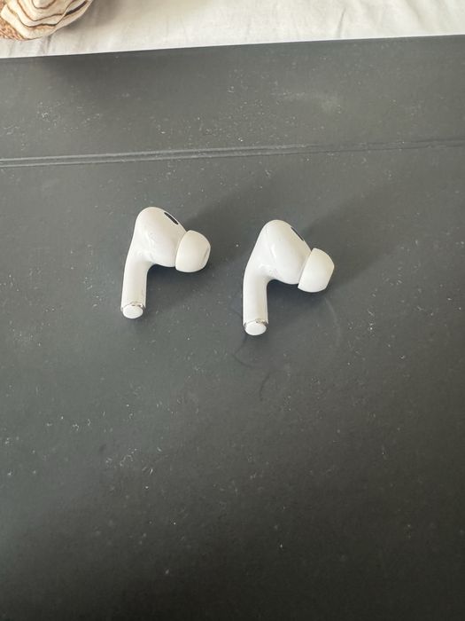 Air pods chap tomoni (левая сторона)