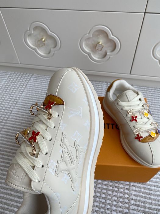 Adidasi Louis Vuitton, tip Premium