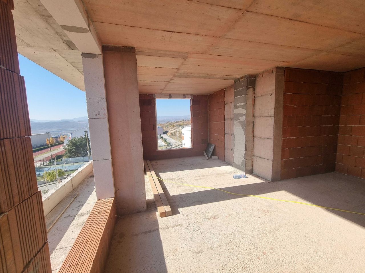 Продава се Тристаен апартамент в Благоевград, Освобождение - 100 кв.м за 877 €/кв.м - Снимка #3