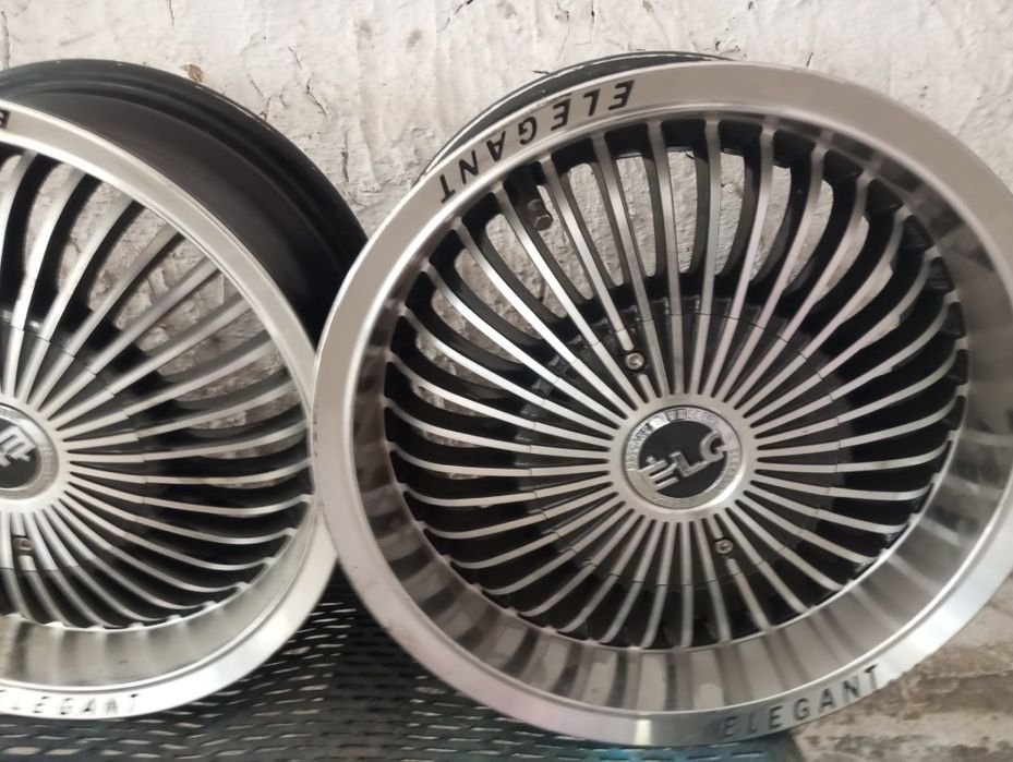 Элегантный диски от автомобиля