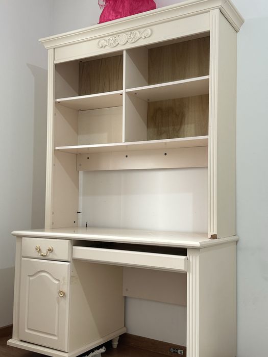 Продам рабочий стол в хорошем состоянии