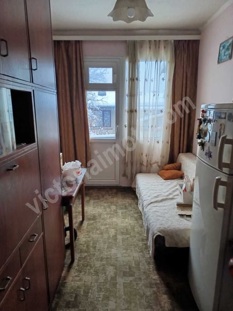 Партерен етаж, идеален център!