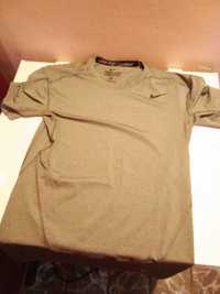 Vand tricou Nike Pro Combat