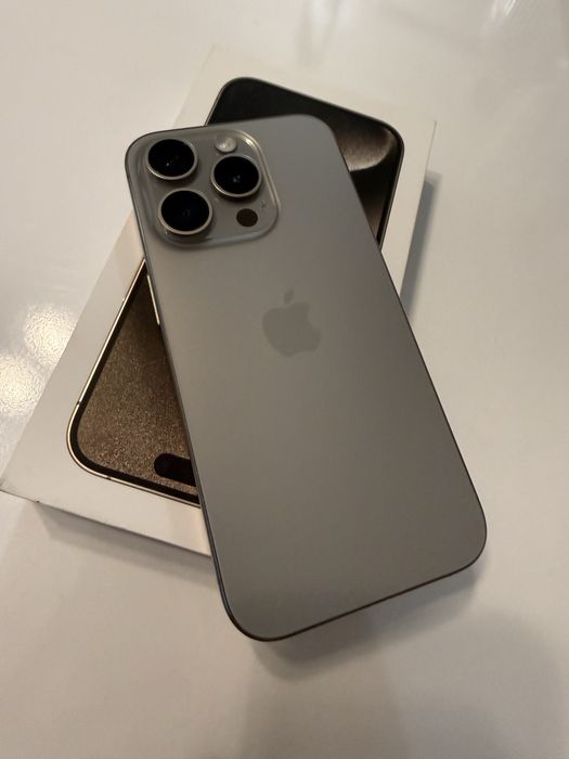 Vand iphone 15 pro ,Natural Titanium ,128 GB