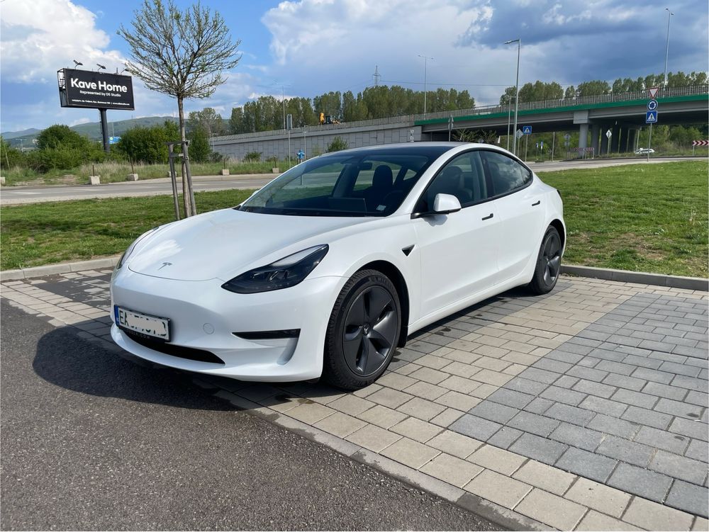 Кола под наем / бал, сватба или събитие - Tesla Model 3