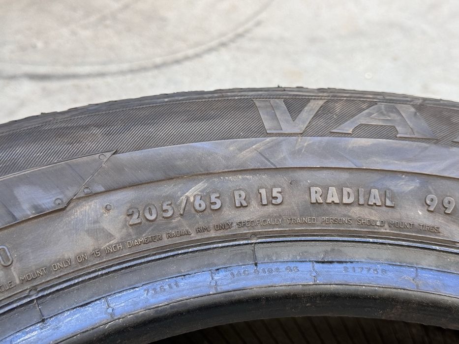 205/65R15 Barum Vanis  2бр летни бус dot2420