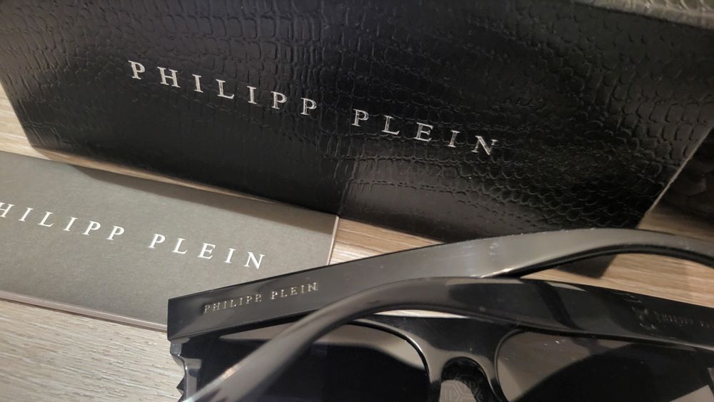 Страхотни оригинални очила Philipp plein spike.