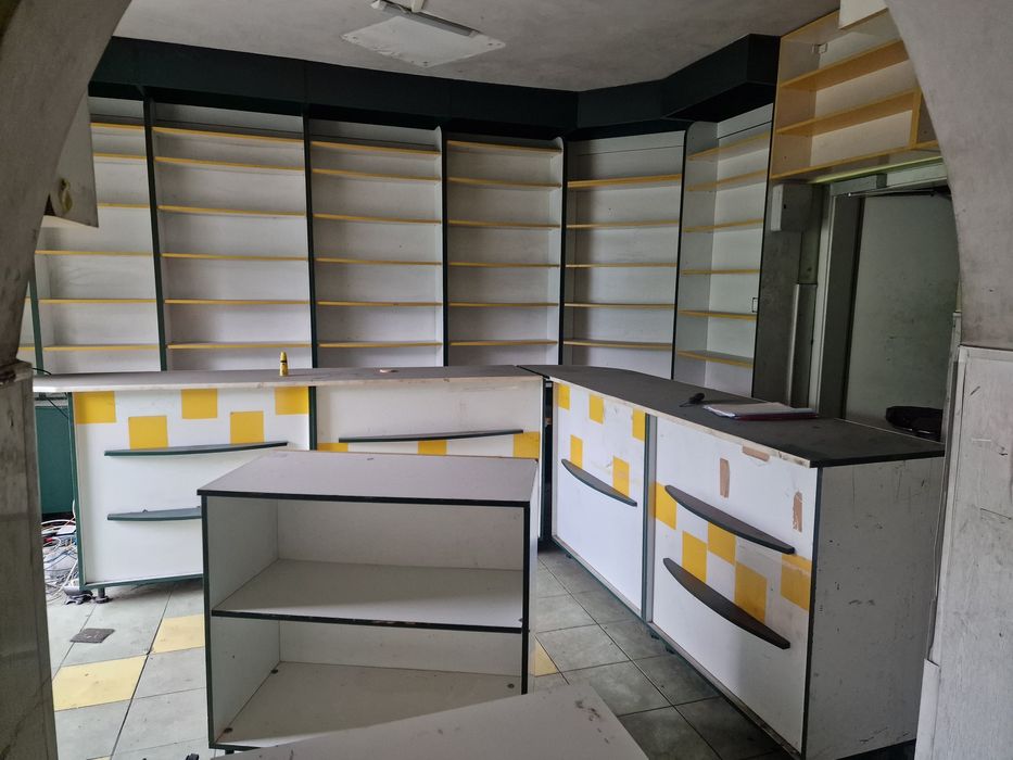 Rafturi pentru magazin/farmacie