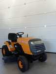Tractoraș de tuns iarba Partner 16-105EH