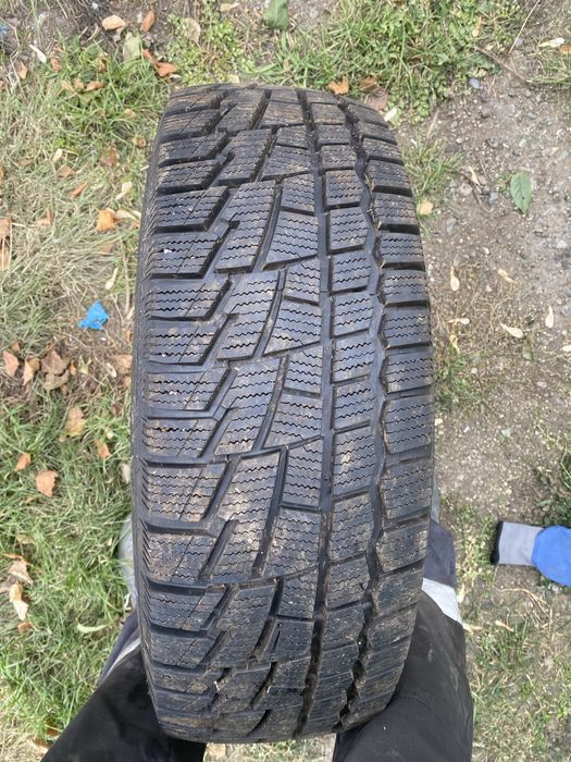 Резина 215/65р16 новая