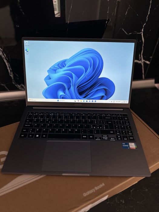 Vand leptop Samsung Galaxy Book4