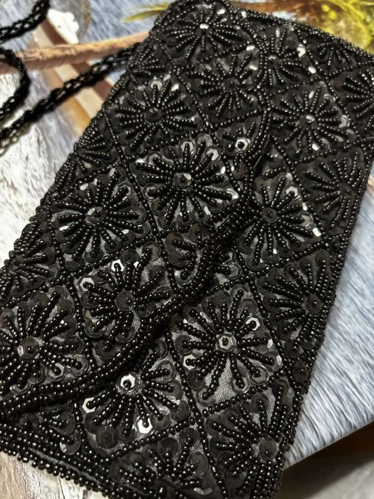 Малко бижу с пайети.