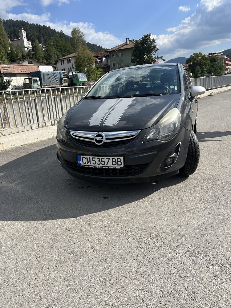 Opel Corsa 2014 заводска газ