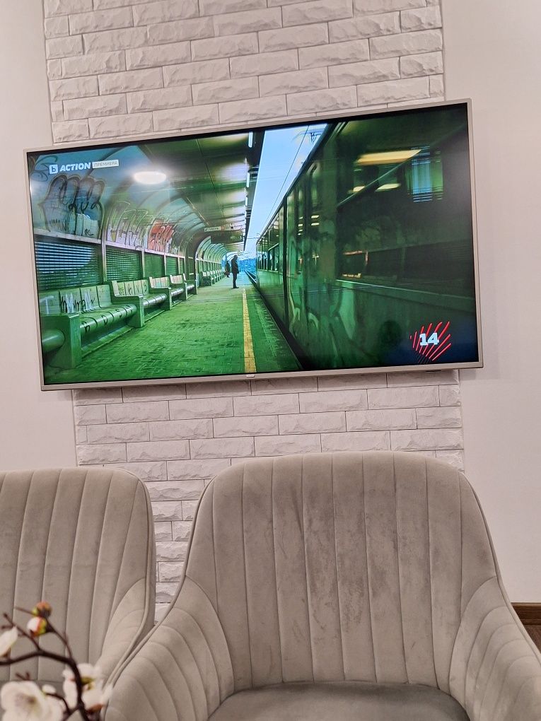 Телевизор 70" Philips