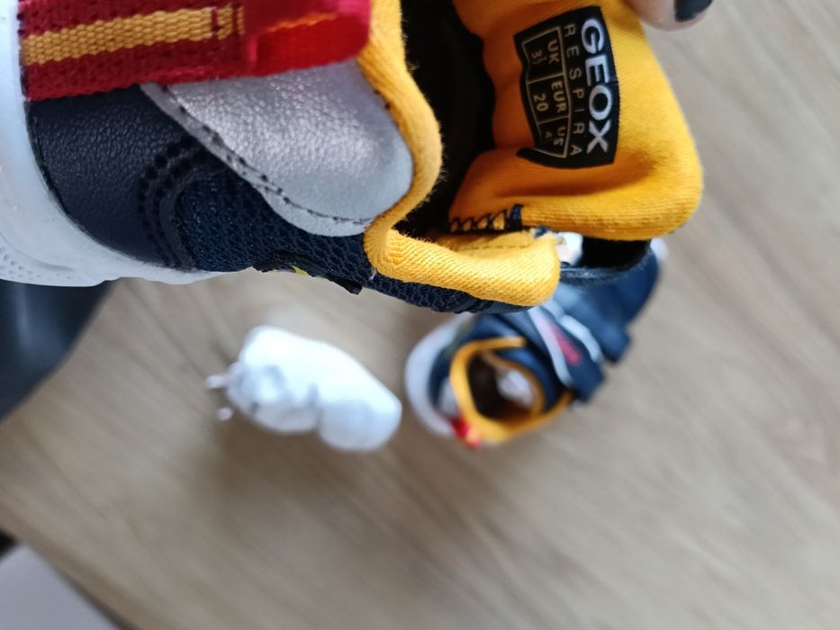 Pantofi sport Geox mărimea 20