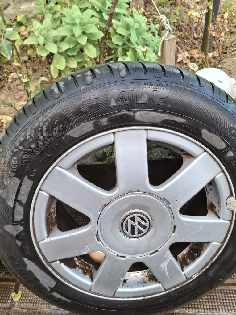 Продавам оригинални лети джанти за WV Passat 15