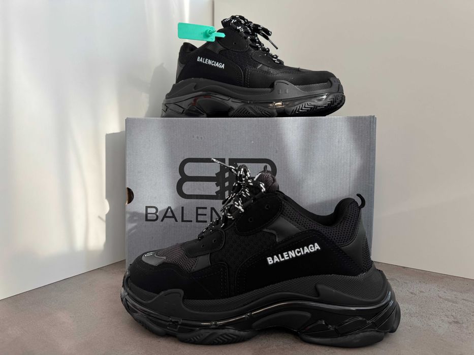 Adidași BALENCIAGA Triple S, Unisex, NOI - Cu Cutie / Accesorii