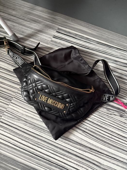 Borseta Love Moschino