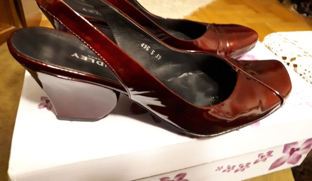 Дамски обувки