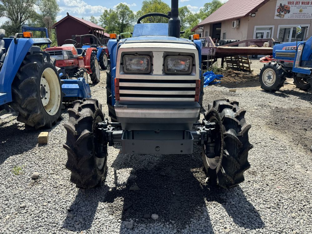 Tractor Japonez Tractoras Japonez Iseki TA  250. DT