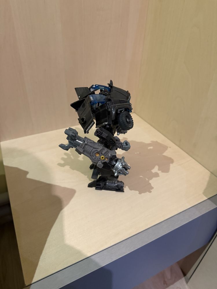 Продавам Transformers фигури