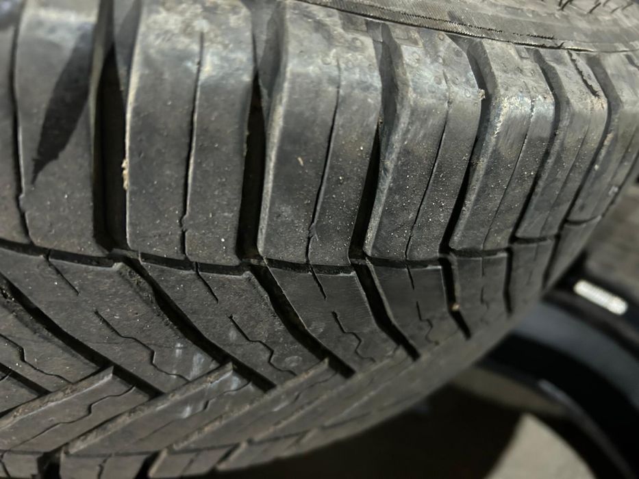 Cauciucuri C in stare f buna