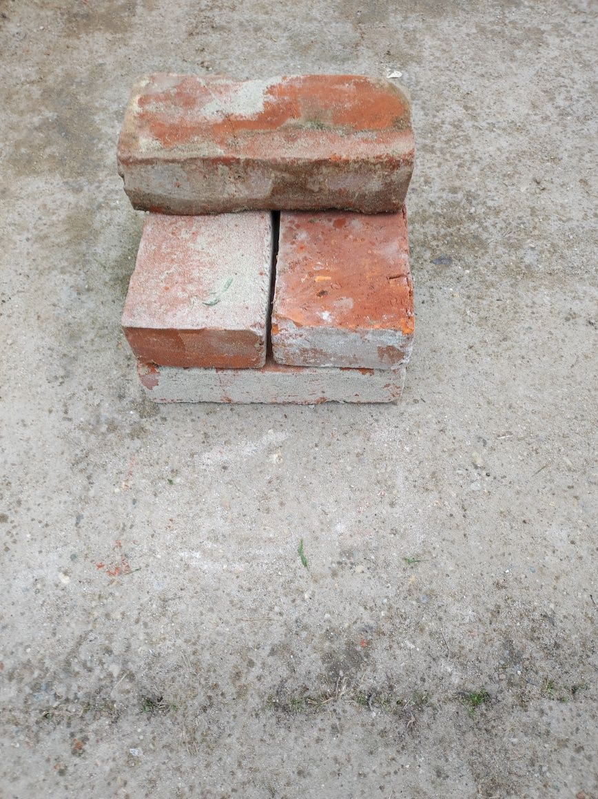 Vând Cărămizi din demolare