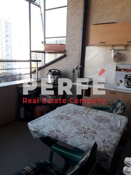 Продава се Двустаен апартамент в Бургас, Славейков - 56 кв.м за 2027 €/кв.м - Снимка #7