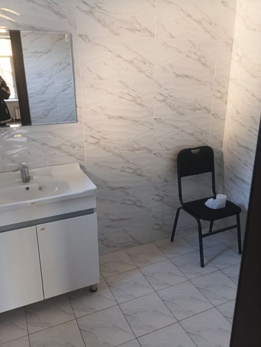 С ремонтом,сдам под офис на октепе