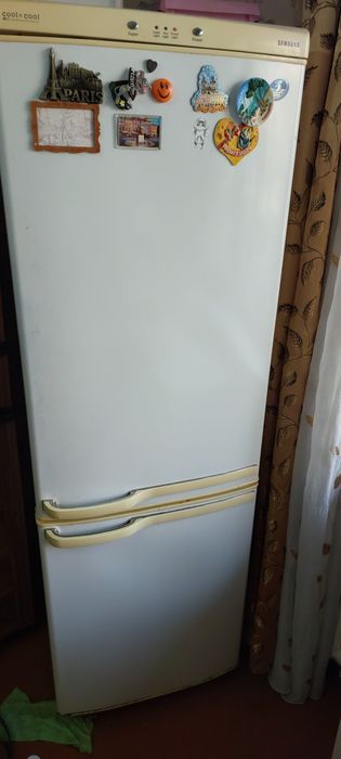 Продаётся холодильник Самсунг