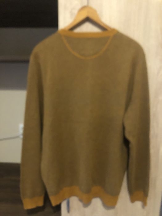 Пуловер на марката White Stuff
