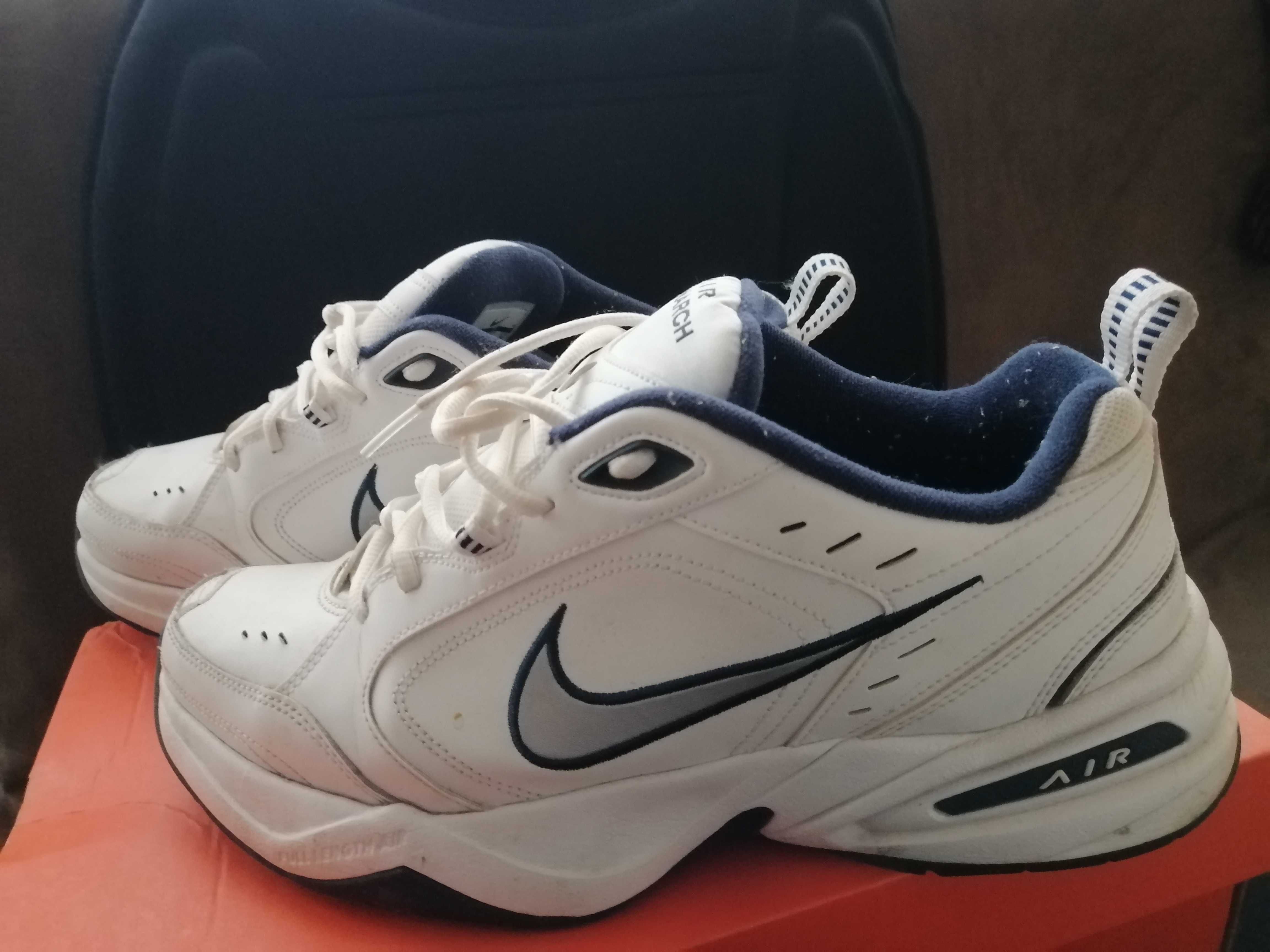 Мъжки маратонки Nike Air Monarch .