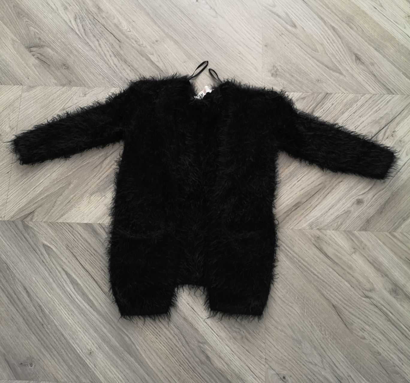 Cardigan pufos/ jachetaH&M pt fetite 2-4 ani, 104-110 cm.