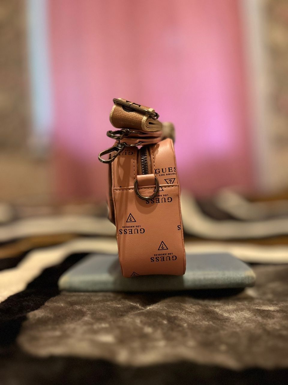 Сумка GUESS LOS Angeles