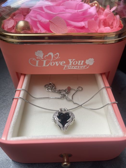 Cadou trandafir etern cu pandativ inima