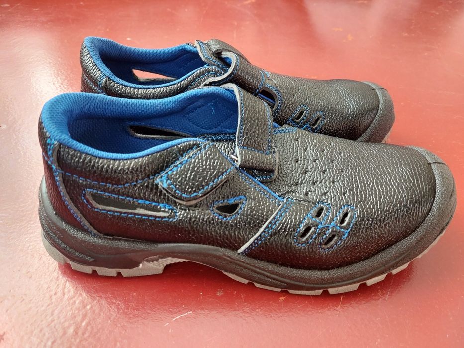 Продам спец одежду новую