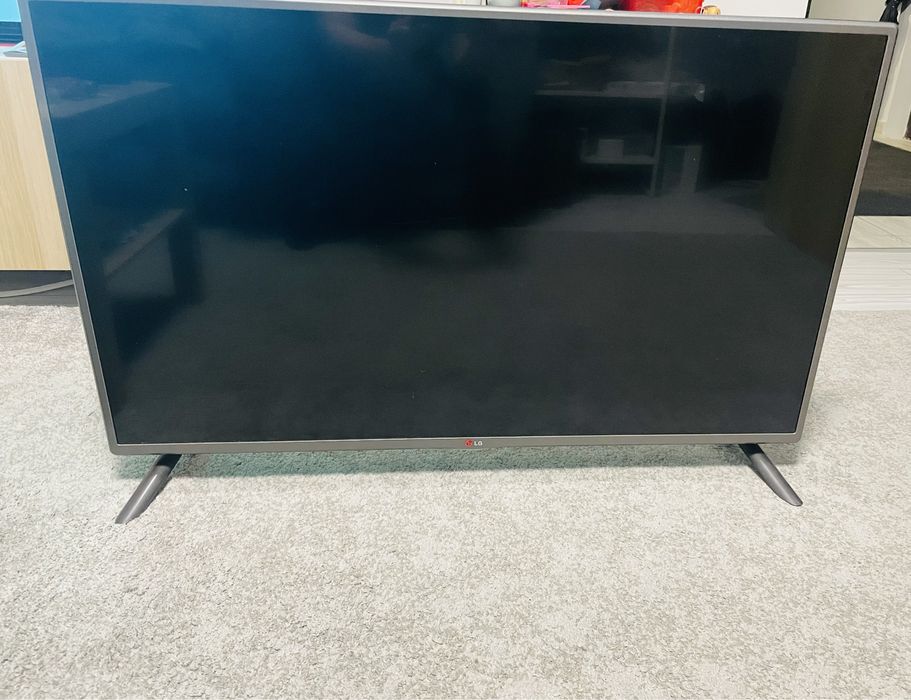 televizor LG 42LB5610