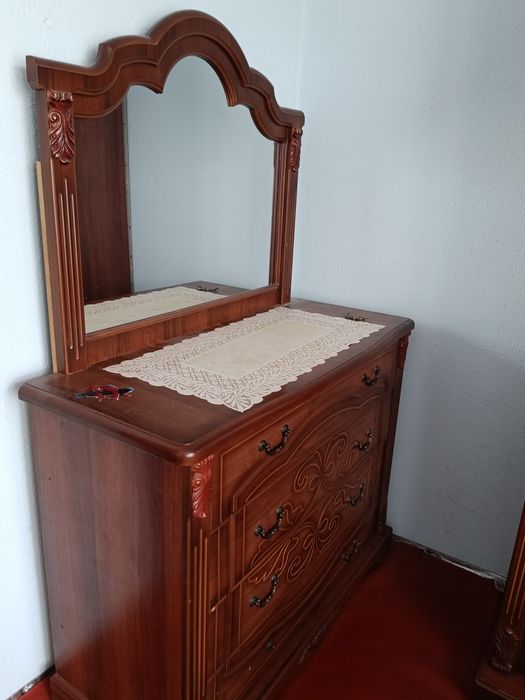 Мебель сотилади. Срочно!!!