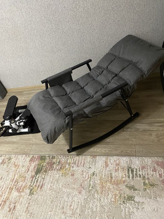 Продам кресло качалку