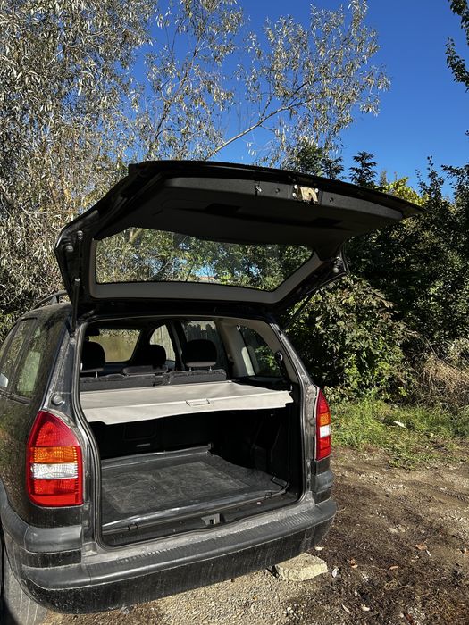 De vânzare autovehicul Opel Zafira A