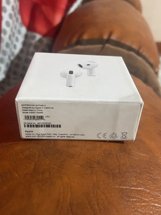 Vand Airpods 4 Apple