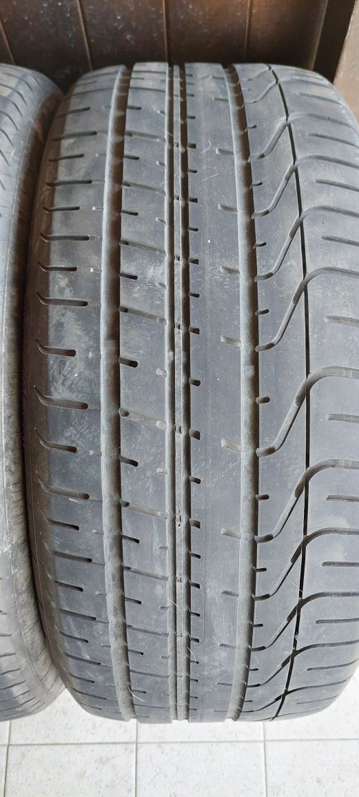 255/45 R19 100W Pirelli Pzero cu buza de protecție a jantelor